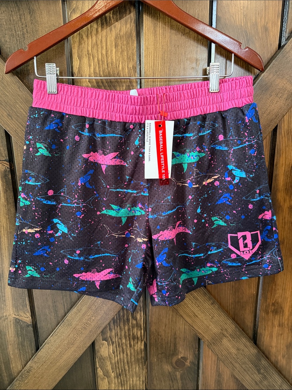 Baseball Lifestyle 101, NWT Men’s Shark Shorts, size Small